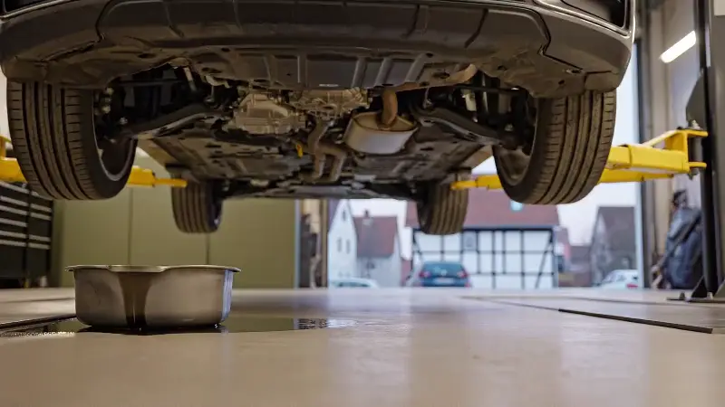 Standbild aus dem Video „Wartung“