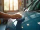 perfekter-glanz-alles-ueber-autopflege-mit-wachs